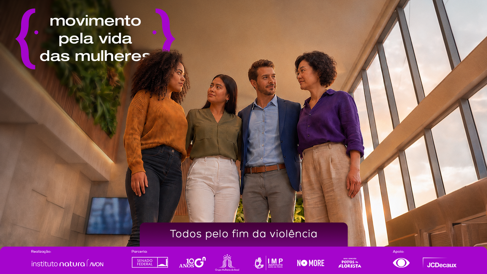 Peça oficial do Movimento: equipe em ambiente de trabalho corporativo